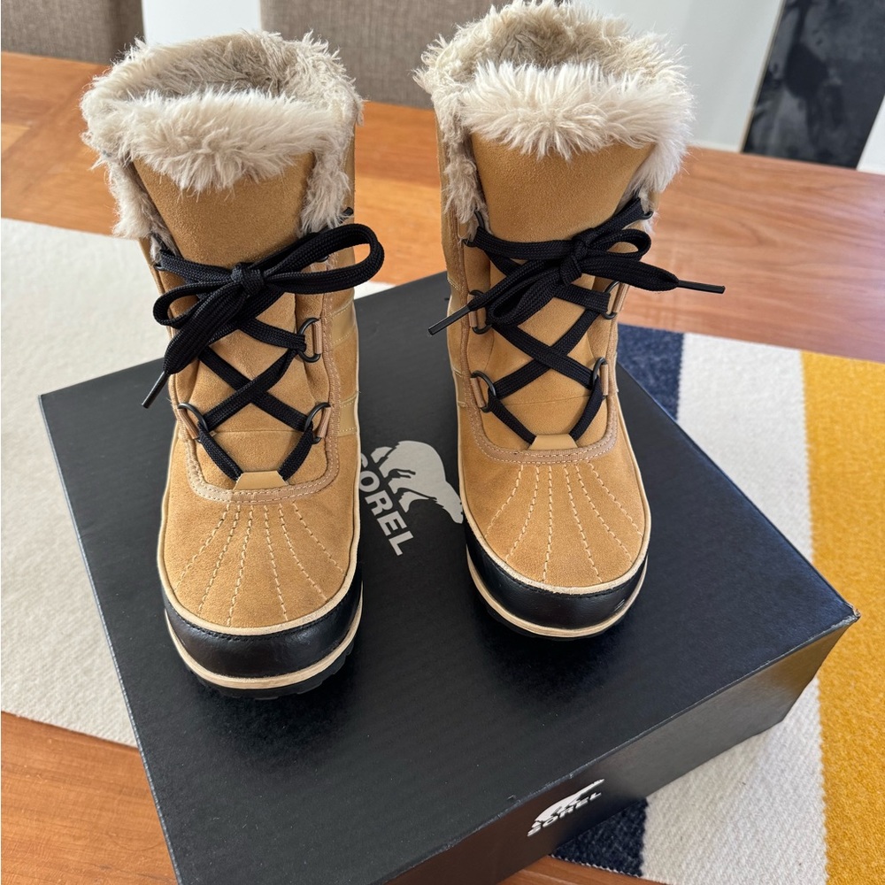 Sorel Women's Tivoli li Suede Waterproof Snow Boot 7
